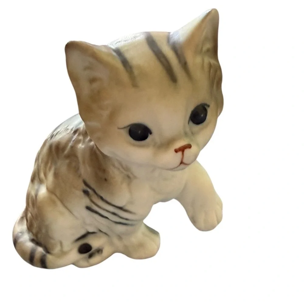 Vintage Ceramic Tabby Kitten Figurine Playful Raised Paw Grey Striped Cat Decor